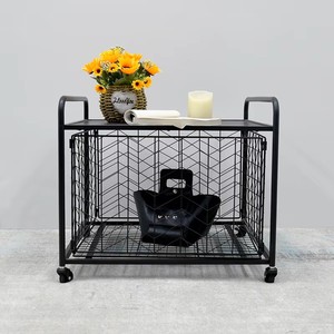 Table de chevet moderne en métal noir avec roulettes pour la décoration intérieure - Product Image 1