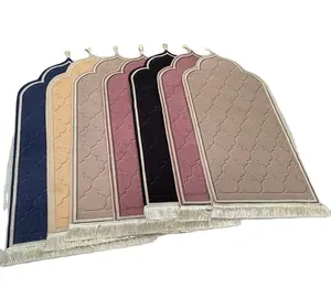 Muslim Islamic Prayer <span class=keywords><strong>Mat</strong></span> 2mm Dicker Schaum Gebets teppiche Geprägte Textilien Square Cut Pile Design für Travel Kids Home Wasch bare Matten - Product Image 1