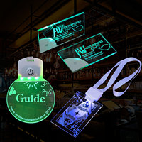 Individuelles Farbiges Acryl-LED-Namensschild Wiederaufladbares LED-Lanyard Nachtclub Leuchtendes Namensschild