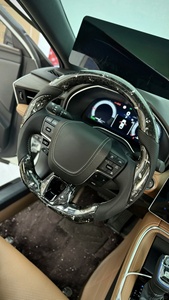 Utilisé pour modifier le volant du Toyota Land Cruiser LC300 avec un volant en carbone forgé et Alcantara - Product Image 4