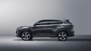 Marque chinoise Changan Cs55 Plus 1.5t 2024 Bonne qualité Suv Blanc 0km Voitures d'occasion ou NouveauPetrol à vendre - Product Image 4