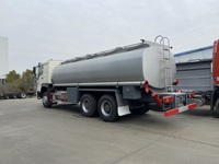 Camions Howo 6x4 à conduite stable, camion-citerne à 6 roues motrices, véhicule de transport longue distance essence/diesel en Afrique à vendre