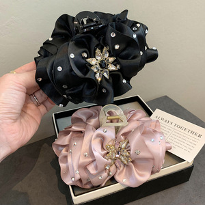 Satin de soie noire plissé <span class=keywords><strong>strass</strong></span> <span class=keywords><strong>pince</strong></span> à cheveux <span class=keywords><strong>chignon</strong></span> coiffure élégante et gracieuse <span class=keywords><strong>pince</strong></span> à queue de cheval basse pour les femmes - Product Image 5