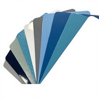 Revêtement en poudre thermodurcissable à base de résine pour application électrostatique par pulvérisation, ignifuge pour surfaces en polyester