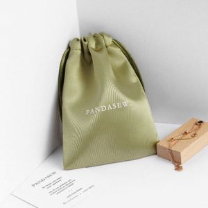 Sac à cordon en satin vert sauge de luxe réutilisable, pochette écologique pour bijoux, cosmétiques, accessoires pour cheveux et emballage cadeau - Product Image 2