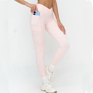 <span class=keywords><strong>Legging</strong></span> de yoga <span class=keywords><strong>sexy</strong></span> et tendance, froncé, uni, effet push-up, vêtement de sport et de gym, taille croisée en V personnalisée, extensible dans les quatre sens pour femme - Product Image 4