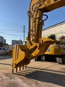 Excavadora Caterpillar 330D2L Usada en Excelentes Condiciones con Brazo Articulado - Product Image 2