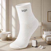 Chaussettes jetables personnalisées avec logo, en polyester et coton, respirantes, absorbant la transpiration, pour les voyages, les hôtels, les sorties en plein air, vente en gros