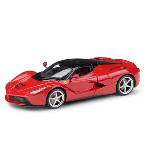 Bburago 1/18 arabalar Hardbound kırmızı Diecast Max Metal araba simülasyon üç kapı tasarım araba oyuncak Model yapımcısı