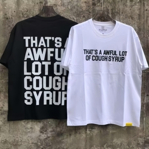 T-shirt da uomo stampata in cotone 100% di alta qualità, taglio oversize, con stampa 'THAT'S a AWFUL LOT of COUGH SYRUP', scansionabile - Product Image 1