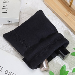 Sac à cordon en flanelle <span class=keywords><strong>de</strong></span> coton <span class=keywords><strong>noir</strong></span> personnalisé avec logo imprimé 10*15 cm pour poudre, parfum, bijoux, emballage <span class=keywords><strong>de</strong></span> luxe, pochette cadeau - Product Image 4