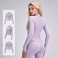Veste de sport pour femme à fermeture éclair intégrale, col montant, passe-pouces, poches latérales, en polyester et élasthanne, coupe ajustée et courte, pour le yoga, la gym, la course et l'entraînement