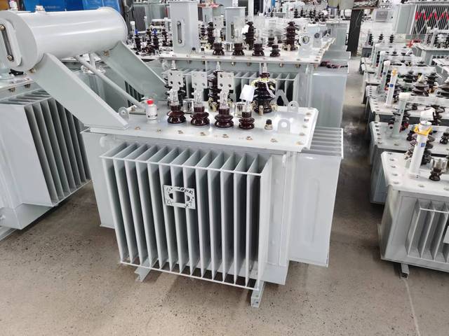 Three Phase Oil-Immersed Transformer 300 KVA 33KV to 0.4KV Power DistributionTransformer ONAN Cooling 50/60Hz