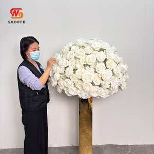 Boules de fleurs artificielles LEDA élégantes en roses blanches et gypsophiles, faites à la main, pour centre de table de mariage, fleurs décoratives douces pour mariage - Product Image 2