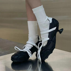 Vente en gros de chaussures à talons qianlian pour femmes, chaussures de football à logo personnalisé et à la mode, baskets Mary Janes avec talon pour femmes - Product Image 4