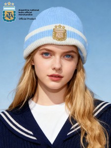 [Oficial y Genuino] Selección Nacional de <span class=keywords><strong>Argentina</strong></span> |   Gorro de lana tejido <span class=keywords><strong>con</strong></span> bloques de color azul y blanco, diseño sin visera, cálido, <span class=keywords><strong>con</strong></span> el escudo de la AFA y <span class=keywords><strong>tres</strong></span> <span class=keywords><strong>estrellas</strong></span>. - Product Image 5