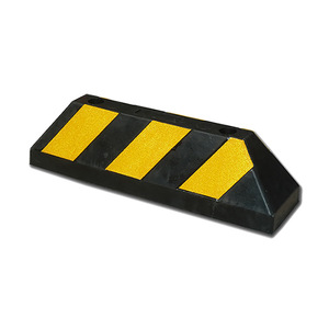 ตัวกั้นล้อรถยนต์สีเหลืองและสีดำ ทำจากยาง สำหรับจอดรถ - Product Image 1