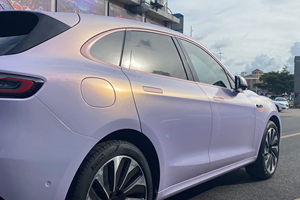 Vinilo Premium OEM Super Gloss Venus Rosa Hueco PET para Envoltura de Coches, 7.5mil, Protección Anti-Rayas, Reparación Térmica, Autocuración - Product Image 4