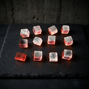 Fabriqués en Indonésie, ces cubes de charbon de coco s'adaptent parfaitement à votre chicha. - Product Image 1