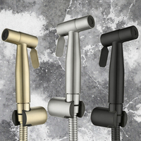 Ensemble de douchette de bidet moderne à poignée unique, accessoire de toilette à main, jet de pluie, finition chromée polie, robinets de douche