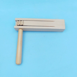 Instrument de percussion Orff en bois naturel à cliquet manuel pour enfants, idéal pour l'éveil musical et l'entraînement rythmique. - Product Image 3