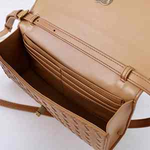 2025 nouveau sac tissé en peau <span class=keywords><strong>de</strong></span> vache mode sac à main horizontal bandoulière serrure boucle diamant <span class=keywords><strong>grille</strong></span> couleur unie - Product Image 4