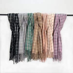 ผ้าพัน<span class=keywords><strong>ค</strong></span>อไหมพ<span class=keywords><strong>ร</strong></span>มลายสก็อตพิมพ์โลโก้แบบใหม่ ผ้าพัน<span class=keywords><strong>ค</strong></span>อโพลีเอสเตอ<span class=keywords><strong>ร</strong></span>์อุ่นๆ ทอแบบอิตาลี ผ้าพัน<span class=keywords><strong>ค</strong></span>อผู้หญิงลายตา<span class=keywords><strong>ร</strong></span>างสำหรับฤดูหนาว ผ้าคลุมไหล่ผู้หญิง - Product Image 1