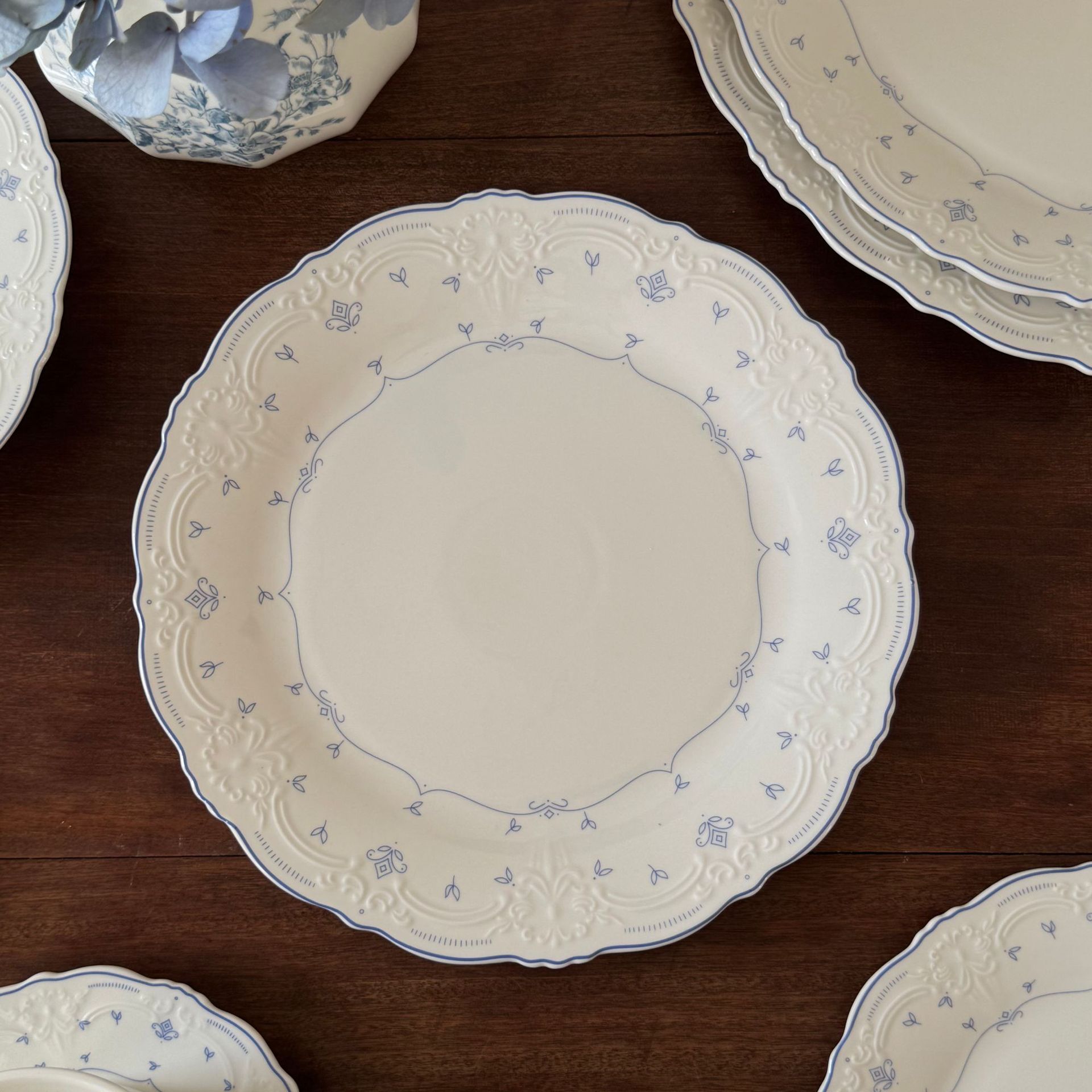 Antique blue floral plate-25  25 cm