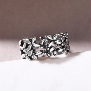 F1009 Anello in Lega con Motivo Floreale Placcato Argento Anticato Unisex Anelli alla Moda Regalo Gioielli - Product Image 1