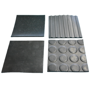 <span class=keywords><strong>Plaque</strong></span> en caoutchouc industrielle verticale circulaire à motif de boucle personnalisée, bobine de <span class=keywords><strong>plaque</strong></span> en caoutchouc industrielle plate noire pour la protection du sol - Product Image 1