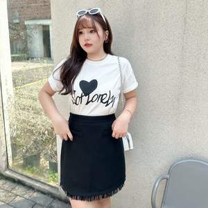 กระโปรงมินิทรงเอไลน์สีดำประดับพู่สำหรับผู้หญิงไซส์ใหญ่ รุ่น N8680 ผ้าโพลีเอสเตอร์สีพื้น เอวยางยืด - Product Image 2