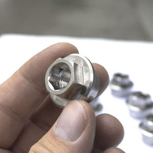 Tuerca hexagonal autoblocante M10 cincada con brida, 35 mm de longitud, tornillo métrico para montaje de llantas de automóvil - Product Image 6
