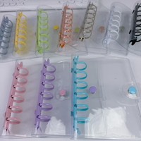 En stock: Carpeta de anillas A7 de 6 orificios, colorida, para fotos, con cubierta transparente de PVC y botón a presión, recargable, para diario o agenda.