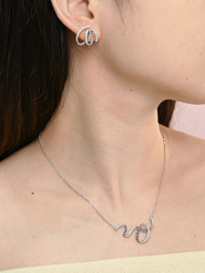 Collar de oro blanco macizo de 18 quilates con forma curva de alta calidad y gemas naturales de zafiro y diamantes naturales para mujer, para uso diario. - Product Image 4