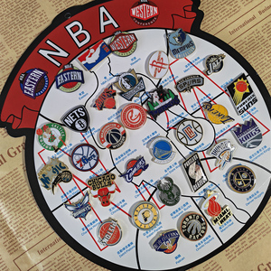 Fabricant de produits de basketball : Créez vos propres épingles personnalisées, badges en métal avec logo, broches, épingles en émail dur ou souple, épingles de revers - Product Image 2