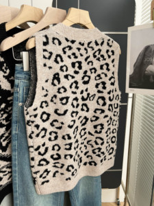 Chaleco de punto con estampado de leopardo y cuello en V para mujer, suelto, sin mangas, estilo vintage, suave, para capas informales, venta al por mayor - Product Image 2