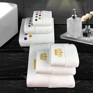 Vente en gros de serviettes de bain 100% coton avec logo personnalisé pour hôtels de luxe ensemble de serviettes de bain à broderie personnalisée - Product Image 3
