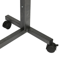 Nouvelle arrivée Support de table de lit réglable avec roues Table de chevet moderne en métal pour une utilisation à l'hôpital