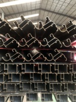 Profils en aluminium 6063-T5 de la série 6000 personnalisés avec service de découpe et surface anodisée pour le marché africain