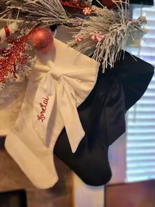 Stoking Natal Beludru dengan Hiasan Pita yang Sangat Lucu dan Menggemaskan untuk Dekorasi Perapian Dalam Ruangan dan Pesta di Rumah - Product Image 5