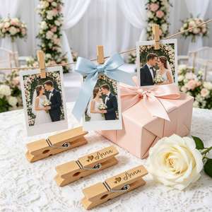 Pinces en bois, pinces à linge gravées sur mesure pour les cadeaux de mariage, fête prénuptiale rustique et baby shower, affichage de photos - Product Image 2
