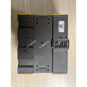 Monitor/Puerta de Enlace USADO BENDER COMTRAXX COM465IP B95061065, Versión de 1GB - Product Image 2