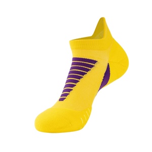 Calcetines Deportivos Personalizados al por Mayor para las Cuatro Estaciones, con Base Acolchada, para Ocio, Deportes al Aire Libre, Correr, Fútbol, Baloncesto - Product Image 3