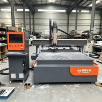 Router CNC ATC 1325 Lineal Equipado con Cargador de 12 Herramientas, Máquina de Anidamiento para Trabajos de Carpintería, Procesamiento de Puertas de Gabinetes, MDF y PVC