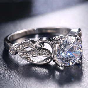 Anello Floreale Traforato per Donne, Stile Creativo con Impreziosimenti, Elegante Accessorio da Dito per Feste e Matrimoni, Idea Regalo - Product Image 3
