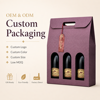 Sac cadeau élégant texturé pour trois bouteilles de vin avec poignée découpée, fenêtre de présentation et service de marquage personnalisé pour cadeaux de cave à vin