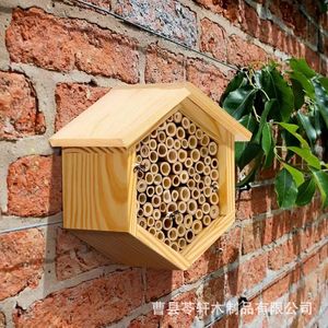 Nido hexagonal de madera maciza para insectos, decoración exterior para jardín, colmena colgante de madera, panal de abejas. - Product Image 1