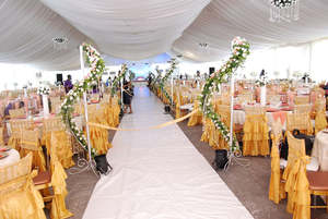 Grandes tentes pour événements Grand chapiteau de fête 20x35m Tente de mariage de luxe en plein air pour événements Grand salon d'exposition Tente <span class=keywords><strong>Barnum</strong></span> - Product Image 2