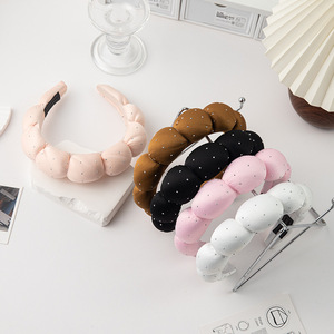 Nouveau serre-tête en éponge blanc orné de strass en forme de nuage, style Sweet Twist, pour le lavage du visage, accessoire capillaire pour un effet amincissant du visage, Factory - Product Image 3