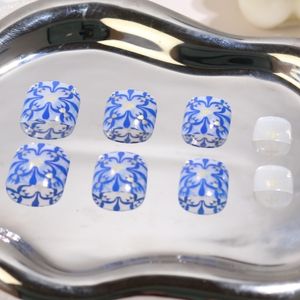 2025 hermosos diseños <span class=keywords><strong>de</strong></span> <span class=keywords><strong>flores</strong></span> puntas <span class=keywords><strong>de</strong></span> <span class=keywords><strong>uñas</strong></span> <span class=keywords><strong>de</strong></span> los <span class=keywords><strong>pies</strong></span> Tema <span class=keywords><strong>de</strong></span> pintura clásica azul blanco <span class=keywords><strong>uñas</strong></span> postizas para mujeres elegante claro <span class=keywords><strong>pies</strong></span> falsos <span class=keywords><strong>uñas</strong></span> - Product Image 2